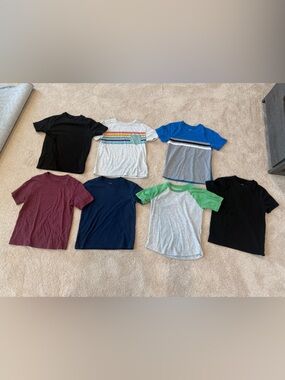Boys 4-5T Short Sleeve Tees - 7 pieces